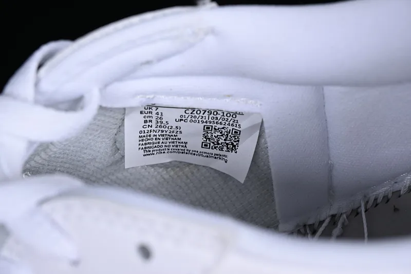 All categories Air Jordan Jordan series basketball shoes Air Jordan 1 Low Z version Air Jordan 1 Low OG "Shattered Backboard" AJ1 Joe 1 customized version white buckle shredded low-top basketball shoes CZ0790-100